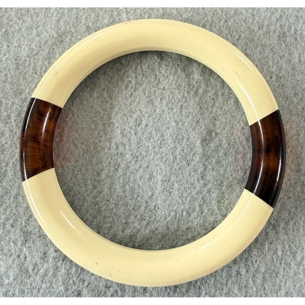 VTG Bakelite Inlay Tortoise Marbled Swirl Accent Cream Bangle Bracelet Chunky